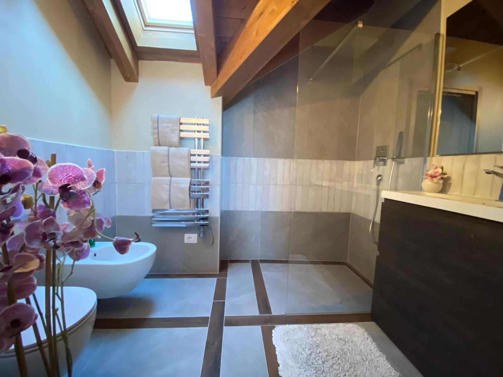 Appartamento con 1 Camera da Letto, Balcone e Vista Montagna